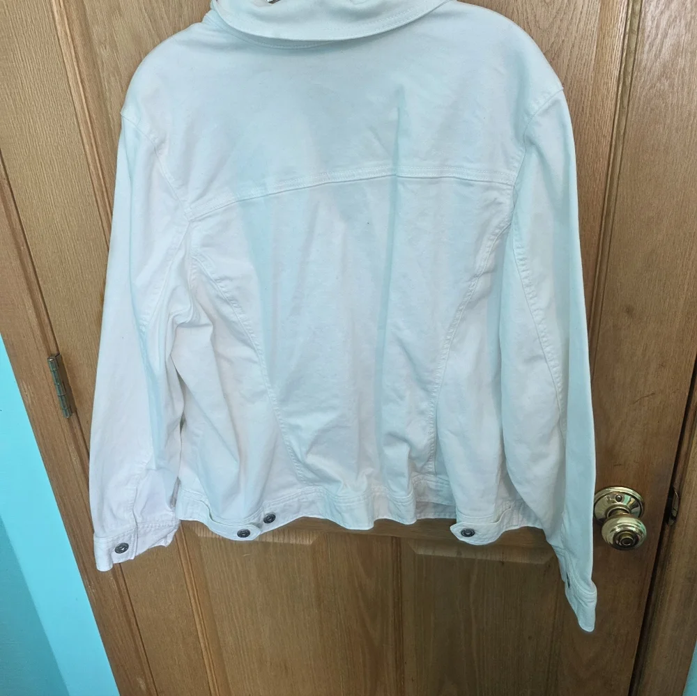 Size 22w Ladies White Jean Jacket - Picture 7 of 10